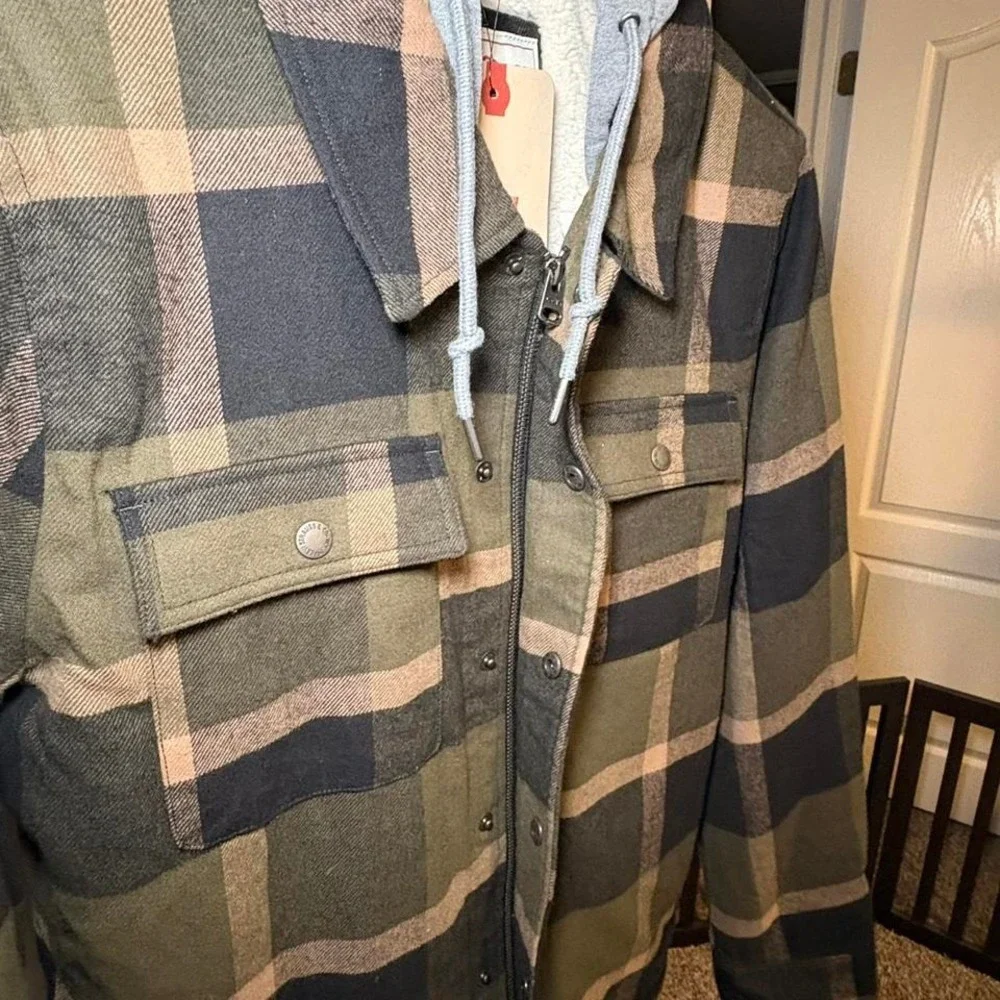 Levi's‎ green and khaki plaid shacket with hoodie